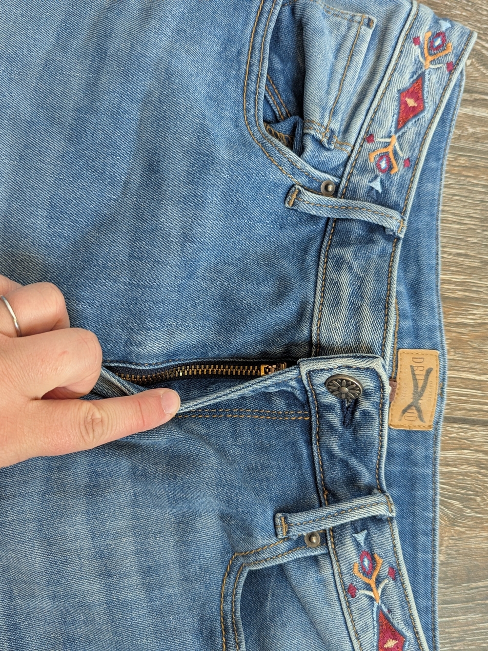 Driftwood Colette Jeans Size 30 Embroidered Cuffs Ankle Denim Colorful - Picture 5 of 9